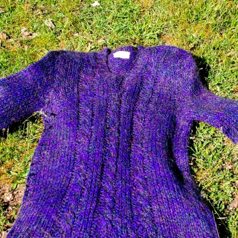 Hand knit wool mohair sweater purple 1950 vneck